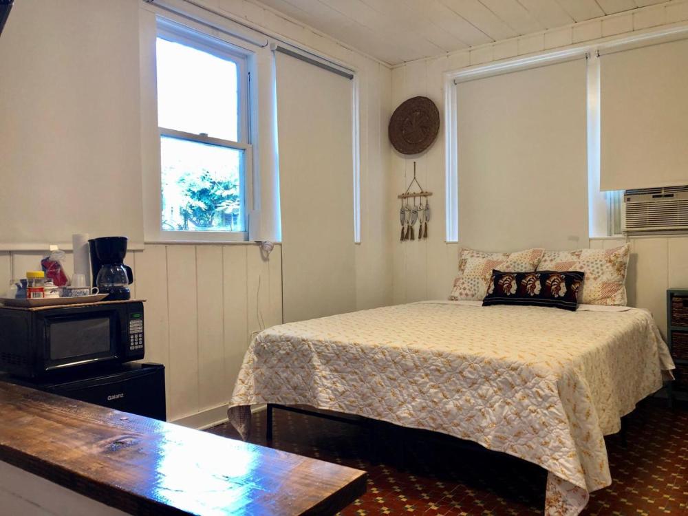Queen Room interior